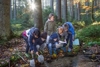 Auf Entdeckungstour im Wald.