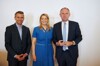 Landesrat Dr. Wolfgang Hattmannsdorfer mit der Vorsitzenden der Flüchtlingsreferentinnen-Konferenz Landesrätin Mag.a (FH) Daniela Winkler (Burgenland) und Innenminister Mag. Gerhard Karner.