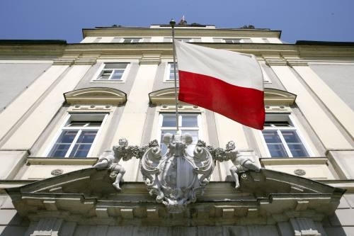 Oberösterreichische Fahne vor dem Landhaus in Linz