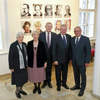 Alle Landtagspräsidenten a. D. - Johanna Preinstorfer, Angela Orthner, Friedrich Bernhofer und KommR Viktor Sigl - gratulierten vor der Ahnengalerie dem neuen Landtagspräsidenten Wolfgang Stanek.