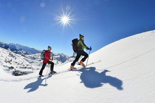 Zwei Tourengeher, Berge, Schnee