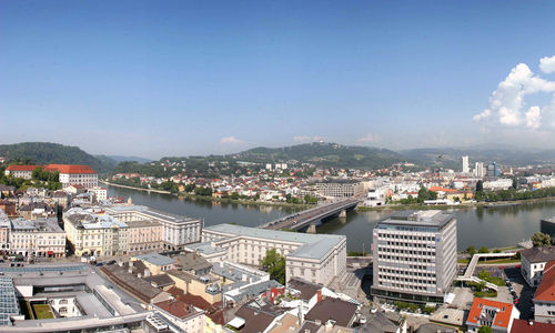 Linz aus der Vogelperspektive, Blick Richtung Mühlviertel, Donau, Nibelungenbrücke