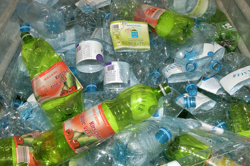 Sammlung von Kunststoffflaschen