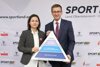 v.l.: Katja Koller, MA (Vorsitzende Experten/innen-Gremium, Verein Pia, Referentin 100 % Sport) und Wirtschafts- und Sport-Landesrat Markus Achleitner