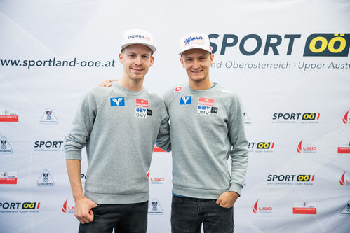 Skispringer im ÖSV-Nationalteam Michael Hayböck und Daniel Huber