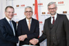 v.l.: Landeshauptmann-Stellvertreter Mag. Thomas Stelzer, Dr. Christoph Spiesshofer, CEO von ABB, und Wirtschafts-Landesrat Dr. Michael Strugl