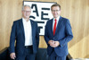 Wirtschafts- und Energie-Landesrat Markus Achleitner gemeinsam mit OMV-CEO Alfred Stern