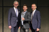 runtastic-CEO und –Gründer Florian Gschwandtner erhielt den Sonderpreis für eine „Lebensleistung“. V.l.: LH-Stv. Michael Strugl, Florian Gschwandtner und Markus Raml.