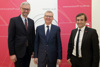 V.l.: Landeshauptmann-Stellvertreter Dr. Michael Strugl mit dem neuen Beiratssprecher des Kunststoff-Clusters, DI Manfred Hackl (CEO EREMA Group), und Cluster-Manager Wolfgang Bohmayr.