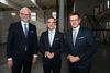V.l.: Michael Strugl; Vorstandsvorsitzender Verbund, Wirtschafts- und Energie-Landesrat Markus Achleitner und Stephan Sielaff, Vorstandsvorsitzender Lenzing Gruppe.