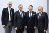 v.l.: Landeshauptmann-Stv. Dr. Michael Strugl, Landeshauptmann Mag. Thomas Stelzer, Fabrice Favero, Geschäftsführer Nestle Österreich und Bgm. MMag. Klaus Luger