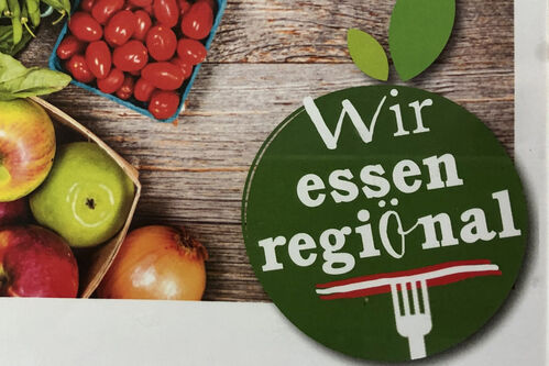 Tischaufsteller für die Betriebsküche, Obst und Gemüse, Logo mit Aufschrift Wir essen regiönal