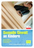 Titelbild der Broschüre, Aufschrift Sexuelle Gewalt an Kindern, Information, Hilfsangebote, Prävention, weinendes Kind auf Stufen