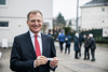 Landeshauptmann Mag. Thomas Stelzer zeigt sein negatives Testergebnis 