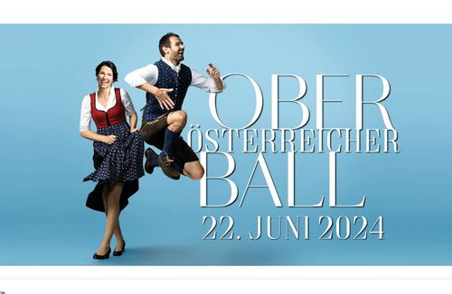 Ein Mann und eine Frau mit oberösterreichischer Tracht tanzen. Rechts davon steht: Oberösterreicher Ball 22. Juni 2024.
