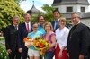 Bgm. Gerhard Obernberger, Landeshauptmann Mag. Thomas Stelzer, Melanie, Andreas und Burgi Prüller, Dir. Robert Reif (Sparkasse OÖ), Mag.a Karin Imlinger-Bauer (Geschäftsführerin der Landesgartenschau 2017) und Abt Mag. Ebhart Ambros (v.l.)