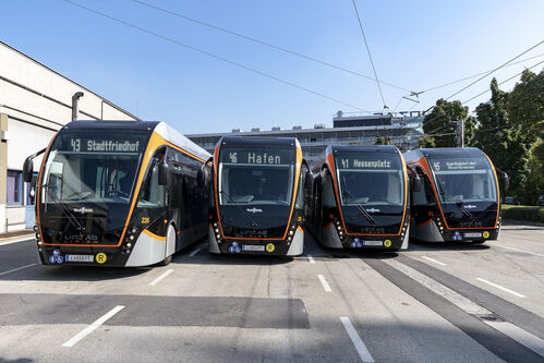 Vier O-Busse der LinzAG
