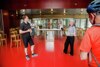 Klima-Landesrat Stefan Kaineder mit der Pastoralassistentin Irmgard Lehner in der Passivhauskirche St. Franziskus in Wels