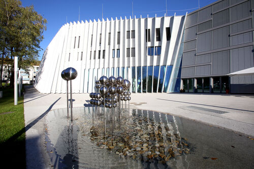 Anton Bruckner Privatuniversität, Außenansicht