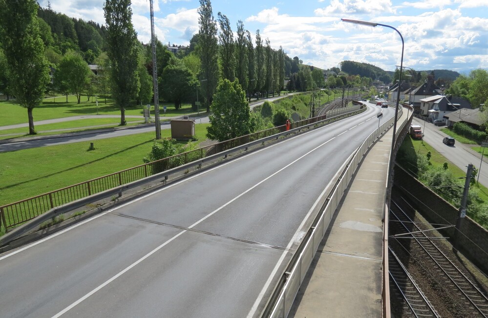 B143 Westbahnbrücke in Vöcklabruck