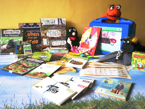 Bücher und Materialien im Bodenkoffer Midi Bücher und Materialien im Bodenkoffer Midi