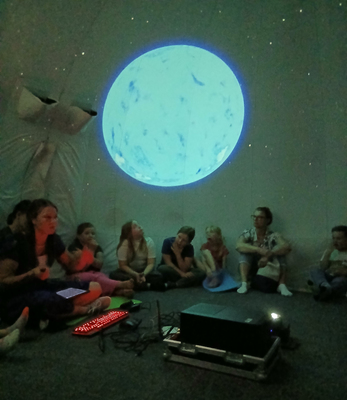 Mobiles Planetarium
