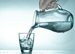 Wasserglas (Quelle: tilialucida - stock.adobe.com)
