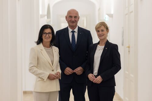 ÖVP-Klubobfrau Bgm. KommR Margit Angerlehner, Landesrat Bgm. Dr. Christian Dörfel und Landtagsabgeordnete Mag. Doris Staudinger 
