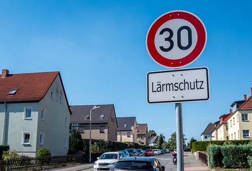 Verkehrsschilder Lärmschutz 30er Zone